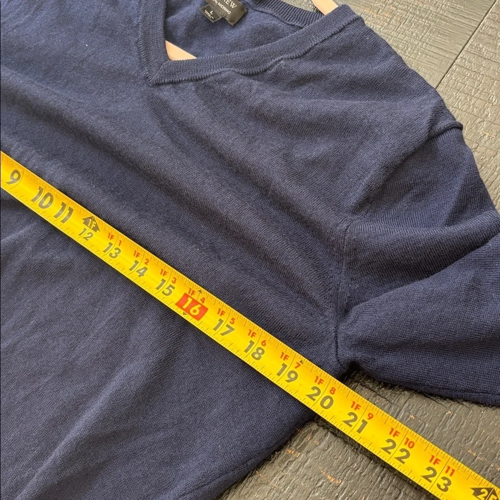J. Crew 100% Merino Wool V-neck Dark Navy Blue Slim Pullover Sweater size Large